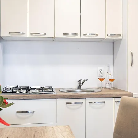 Karin - Mobile Magoro